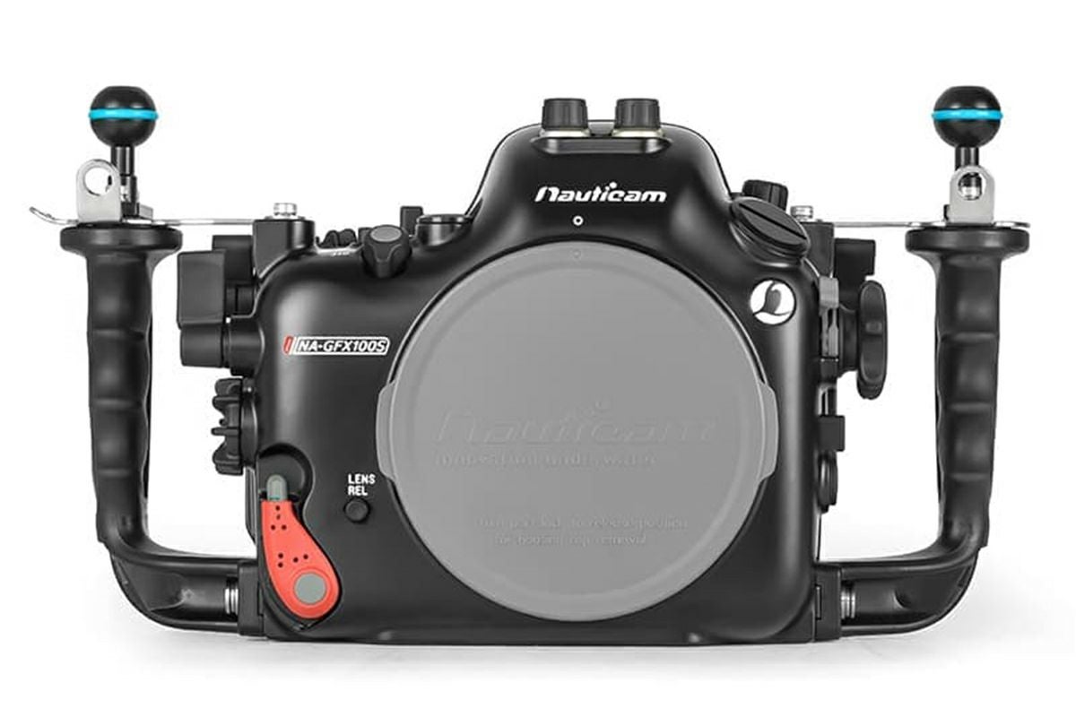 マリン柄ボディの水中カメラ 「NIKON COOLPIX W100」、登場