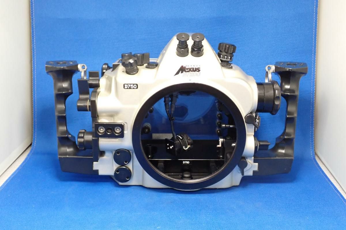 中古 アンティス 水中ハウジング Nexus D7200D750 光 F M6｜カメカメ