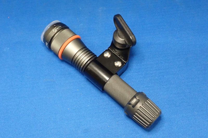 中古Aランク【イノン / INON】水中ライト LE240 + シングルライトホルダーLE-2