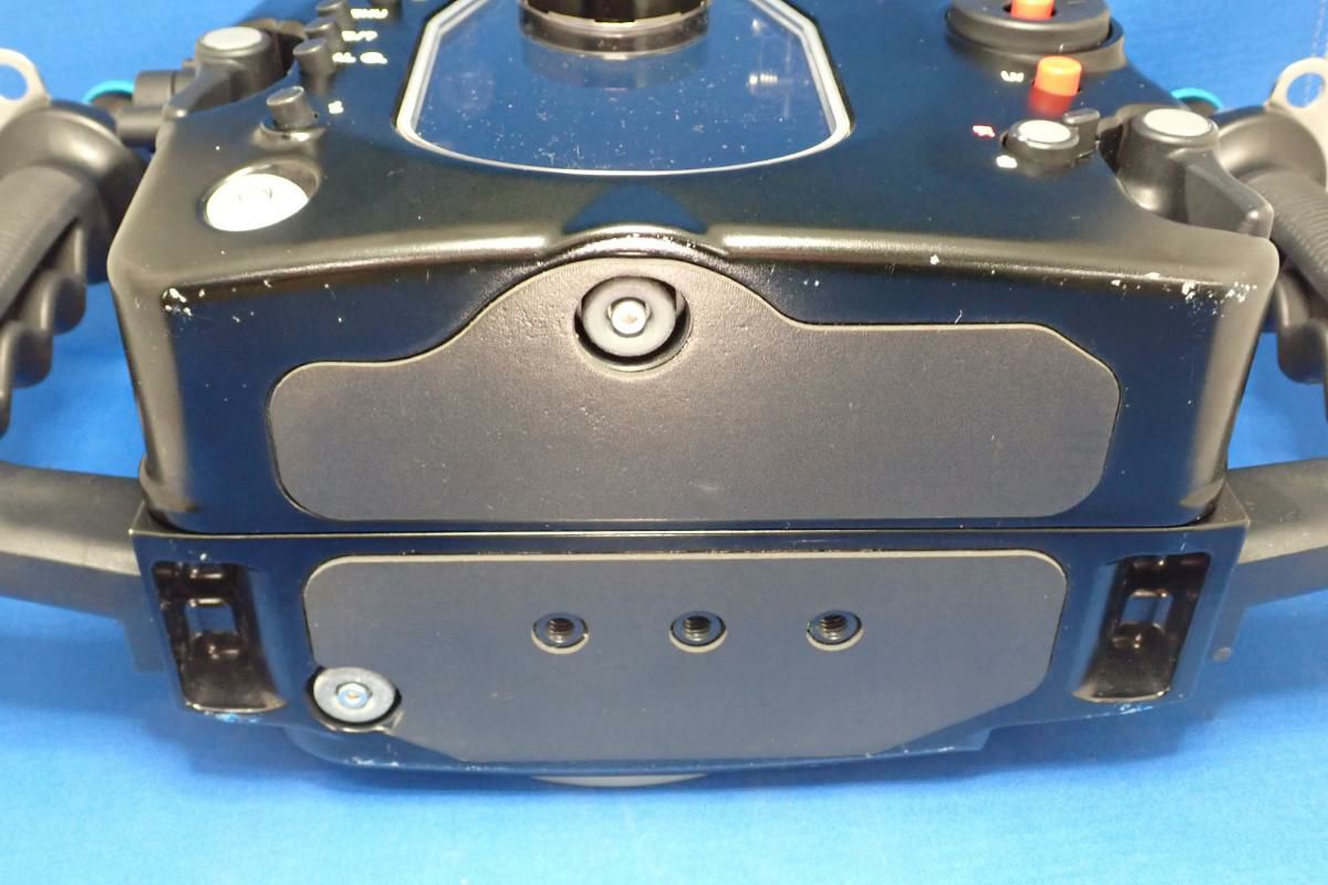 中古Aランク【ノーティカム / Nauticam】水中ハウジング NA D750 3FG + バキュームバルブII-3