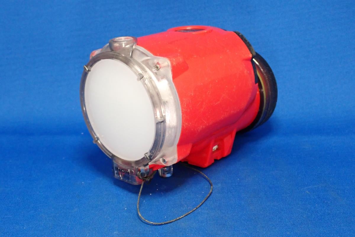 中古Bランク【イノン / INON】水中ストロボ S-2000-1