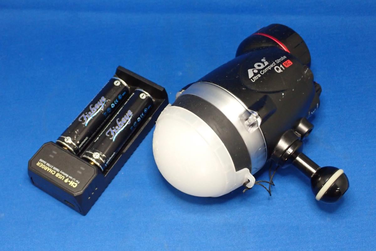中古Bランク【エーオーアイ / AOI】AOI-UCS-Q1-RC-BLK ウルトラコンパクトストロボ RC #30572-1