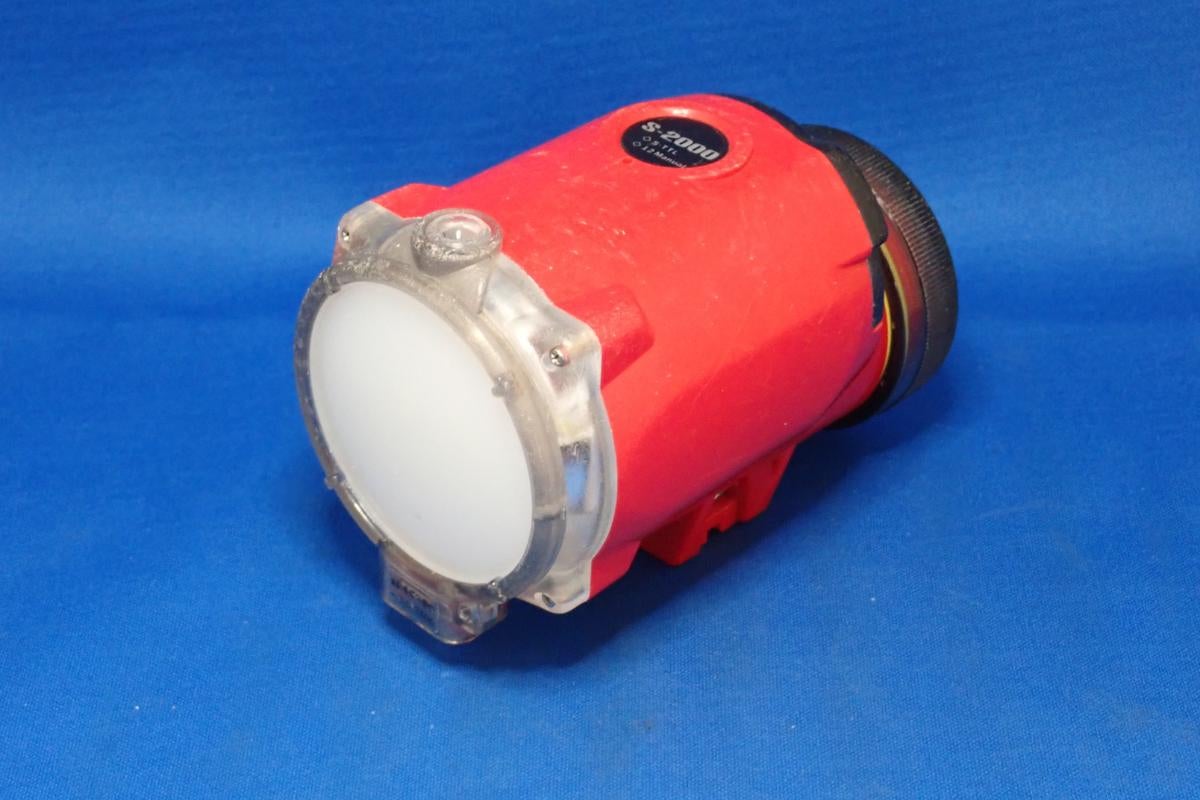 中古Bランク【イノン / INON】水中ストロボ S-2000-1